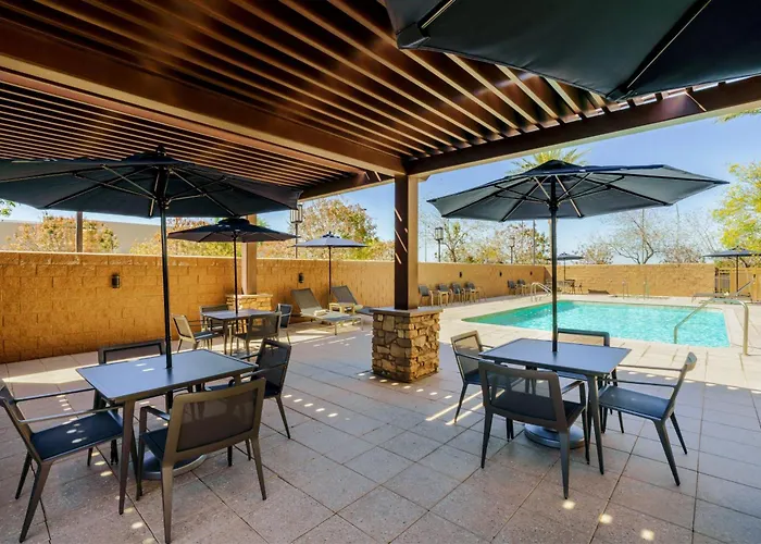 Courtyard By Marriott Phoenix Gateway Airport Hotel