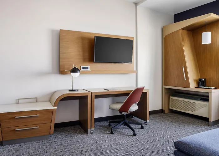 Courtyard By Marriott Phoenix Gateway Airport Hotel 3*