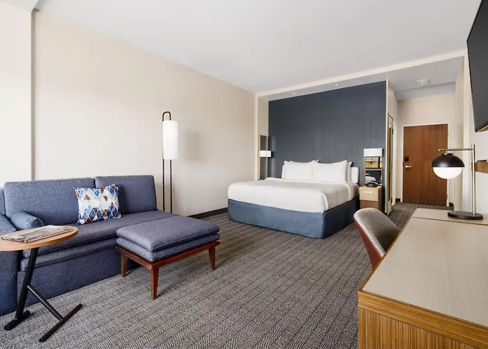 Courtyard By Marriott Phoenix Gateway Airport 3*