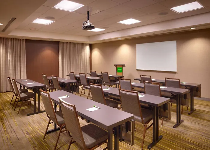 Courtyard By Marriott Phoenix Gateway Airport