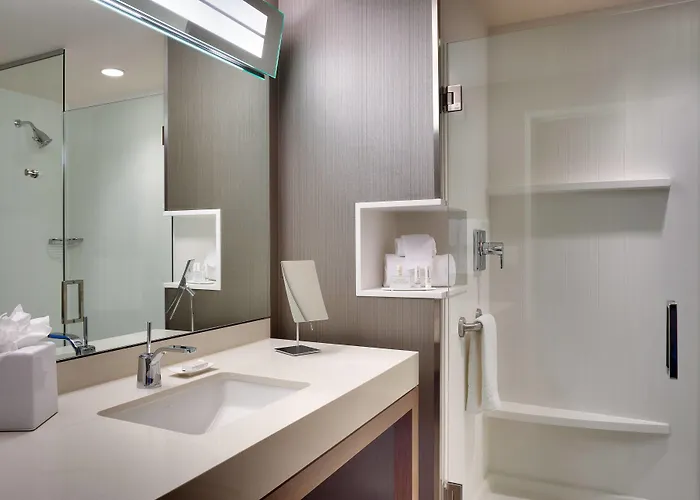 Courtyard By Marriott Phoenix Gateway Airport Hotel