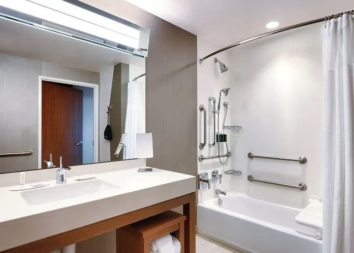 Courtyard By Marriott Phoenix Gateway Airport Hotel 3*