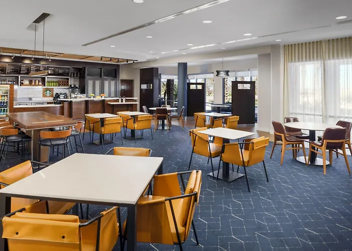 Courtyard By Marriott Phoenix Gateway Airport Hotel 3*