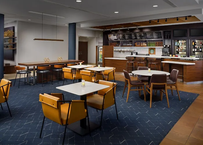 Courtyard By Marriott Phoenix Gateway Airport Hotel 3*