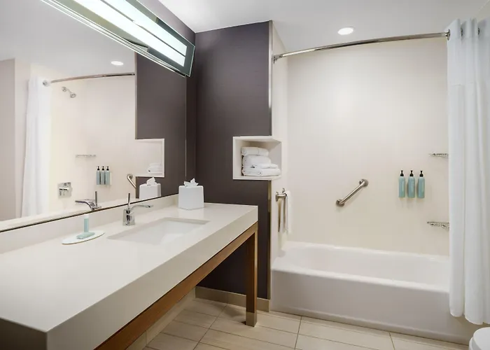 Courtyard By Marriott Phoenix Gateway Airport Hotel 3*