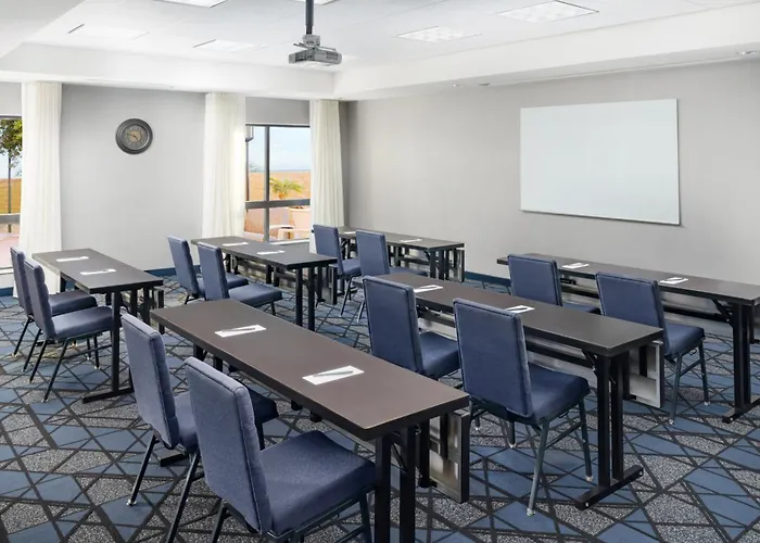 Hotel Courtyard By Marriott Phoenix Gateway Airport 3*