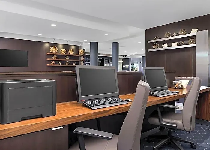 Courtyard By Marriott Phoenix Gateway Airport Hotel 3*