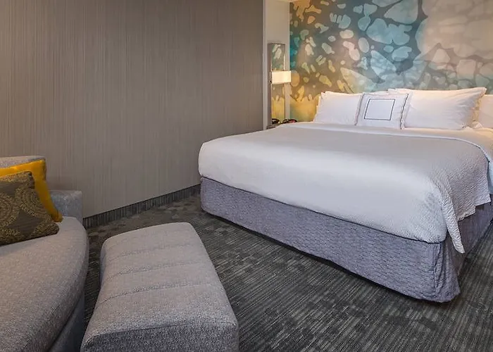 Courtyard By Marriott Phoenix Gateway Airport Hotel